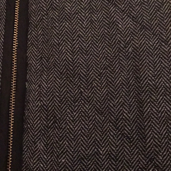 Vest - Picture 2 of 4